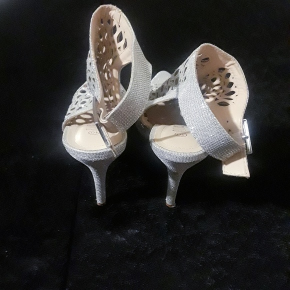 Womens silver shoes - Picture 2 of 3